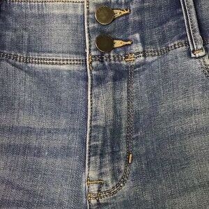 Apt 9 Straight Leg Woman's Light Wash Denim Size 10 w/ 30.5" inseam   Sac956